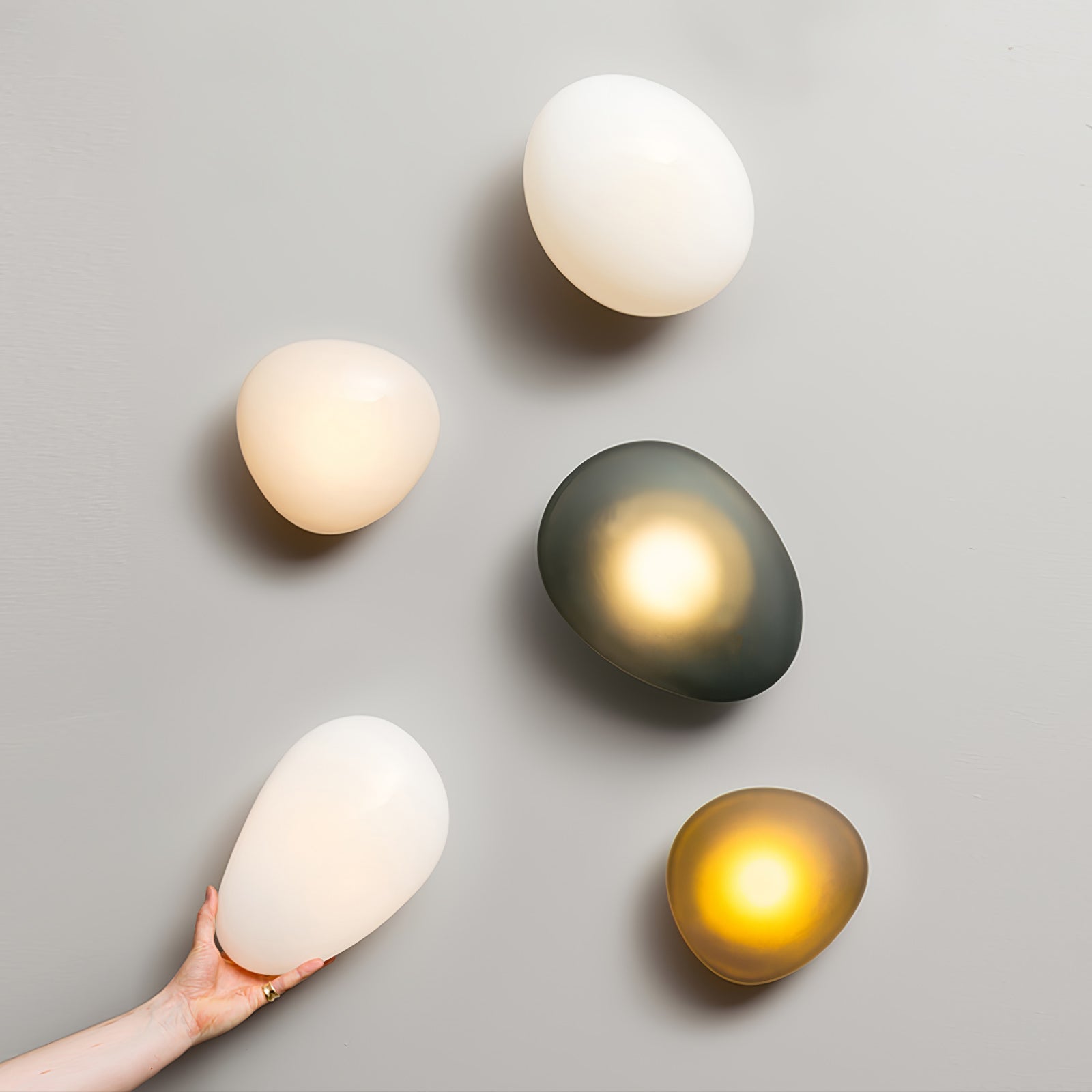 Glazen Wandlamp met Handgeblazen Bubble-Glas – Sculptuur Verlichting Scandinavisch Design – Verkrijgbaar in 4 Unieke Modellen & 4 Kleuren | Sansoti