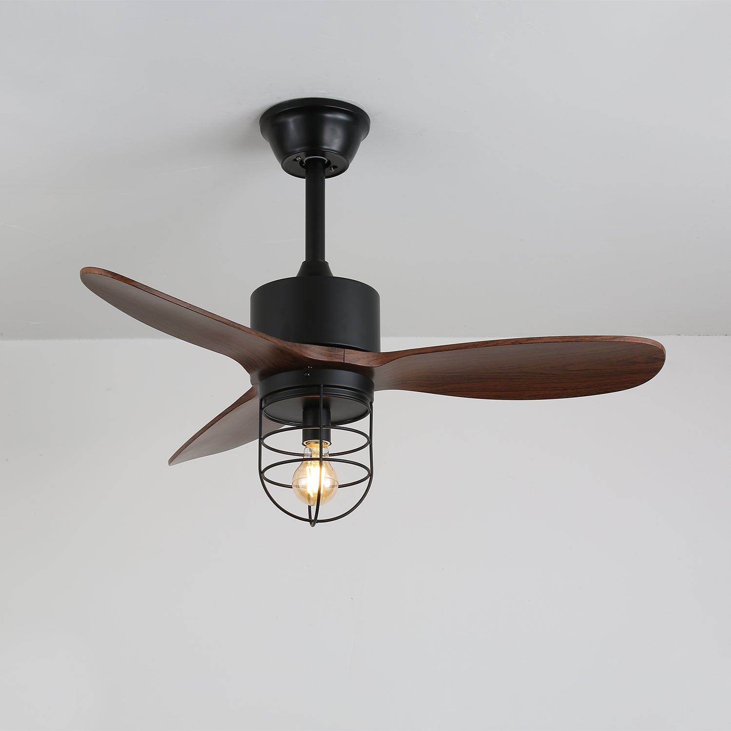 Ventilateur de plafond industriel avec éclairage Ø91cm – Cadre métallique – Abat-jour en verre – 6 vitesses – Télécommande – AC 110-240V – Noyer & noir | Sansoti