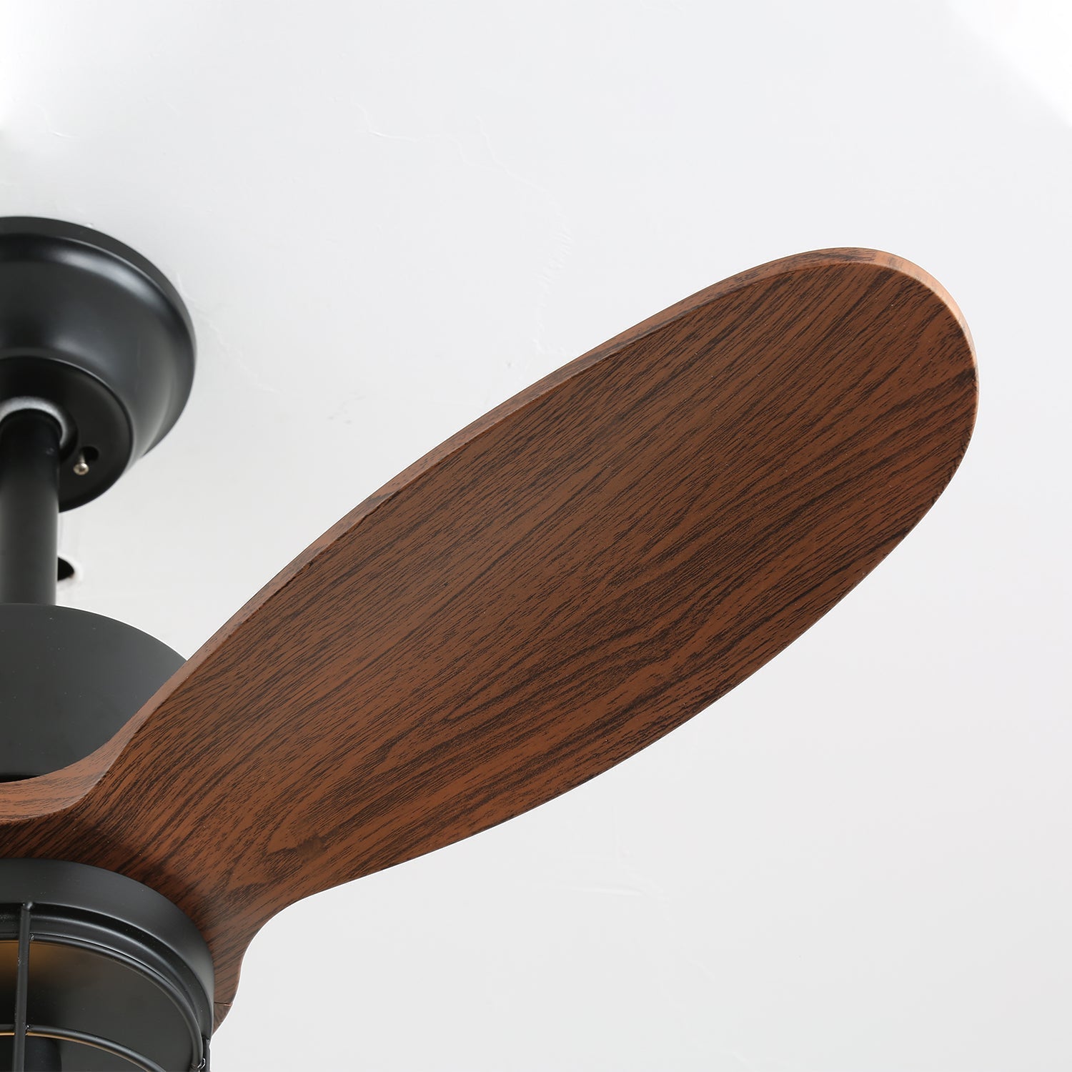 Ventilateur de plafond industriel avec éclairage Ø91cm – Cadre métallique – Abat-jour en verre – 6 vitesses – Télécommande – AC 110-240V – Noyer & noir | Sansoti
