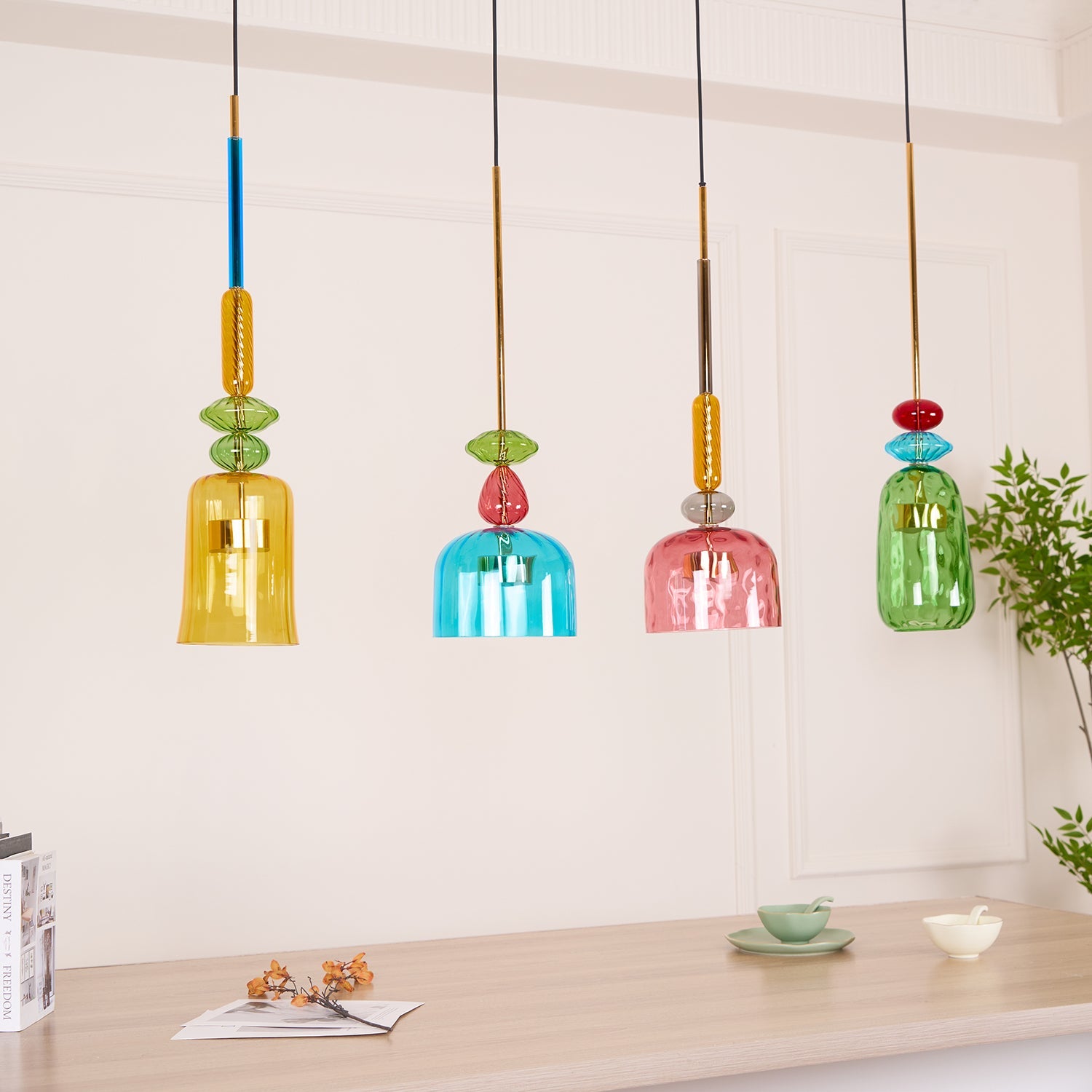 Glazen Hanglamp met Gekleurde Kap – Scandinavisch Verlichtingsdesign met Geïntegreerde LED – Macaron Jar Pendant Light | Sansoti