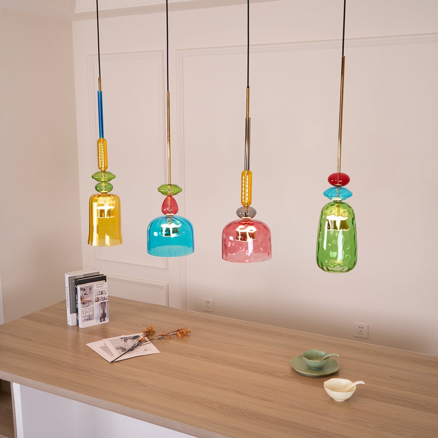 Glazen Hanglamp met Gekleurde Kap – Scandinavisch Verlichtingsdesign met Geïntegreerde LED – Macaron Jar Pendant Light | Sansoti