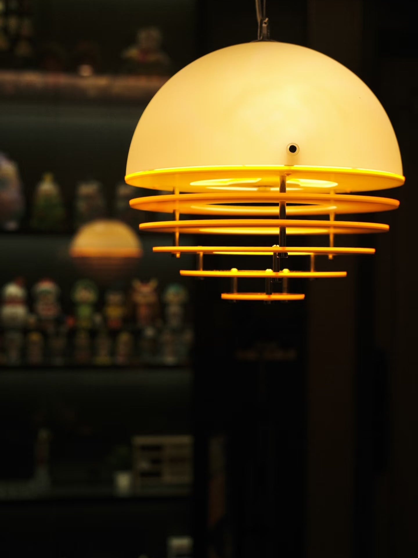 Stijlvolle Hanglamp Bauhaus Design Oranje-Wit Sfeerverlichting voor Moderne Interieurs | Sansoti