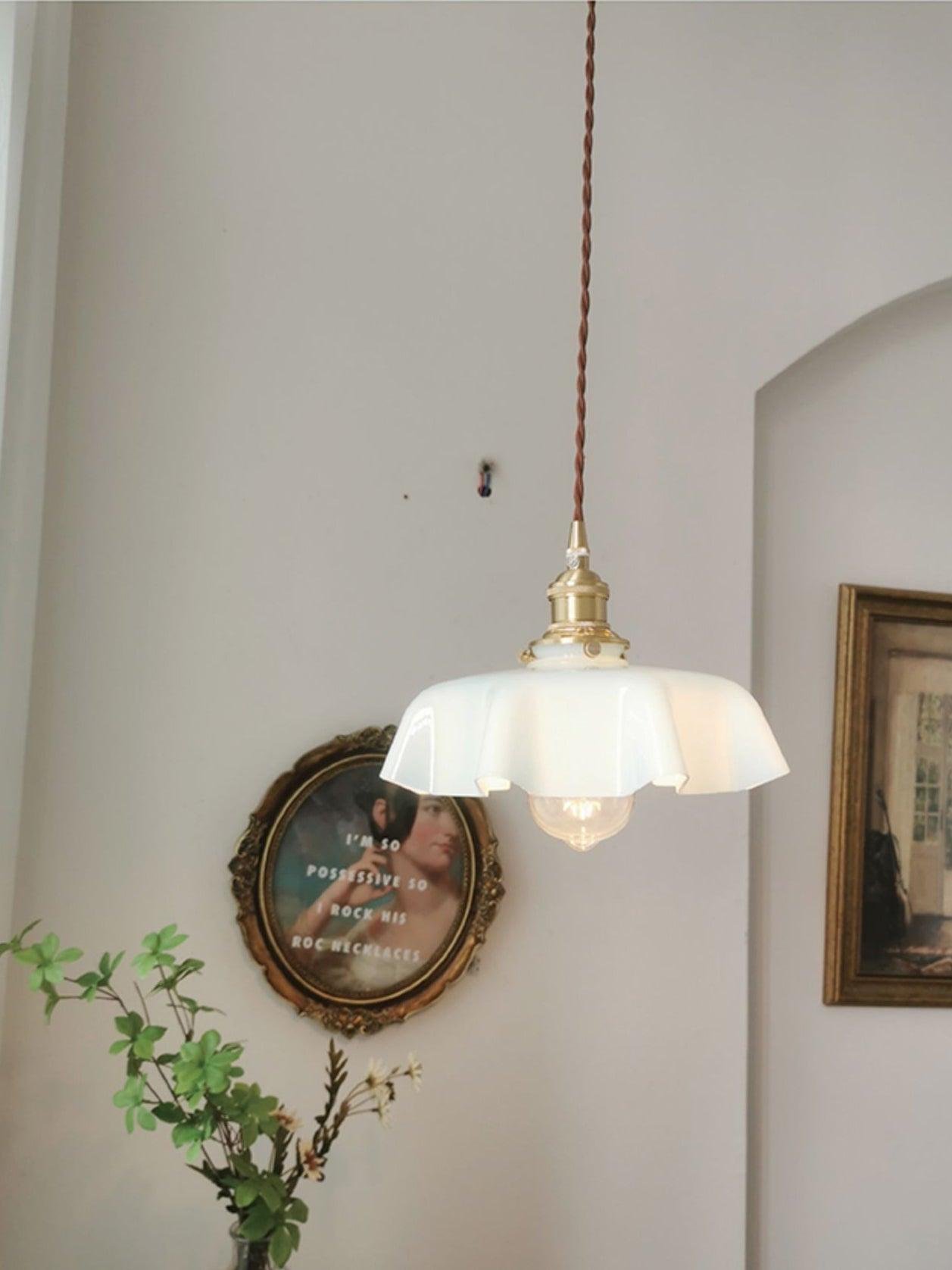 Geplooide Glazen Hanglamp met Messing Armatuur — Vintage Franse Stijl in Wit, Beige, Roze of Blauw — Verstelbare Kabel 150 cm | Sansoti