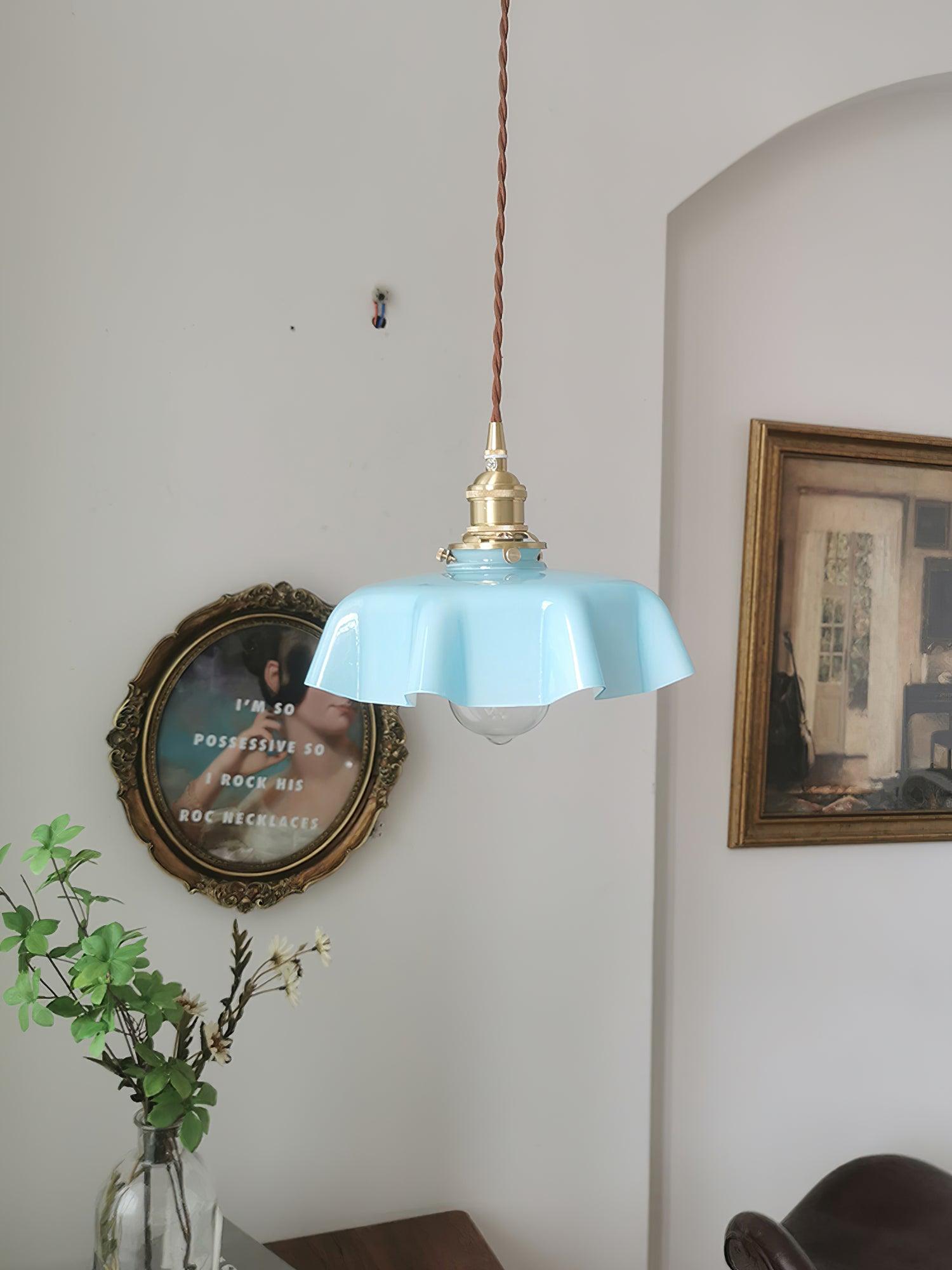 Geplooide Glazen Hanglamp met Messing Armatuur — Vintage Franse Stijl in Wit, Beige, Roze of Blauw — Verstelbare Kabel 150 cm | Sansoti