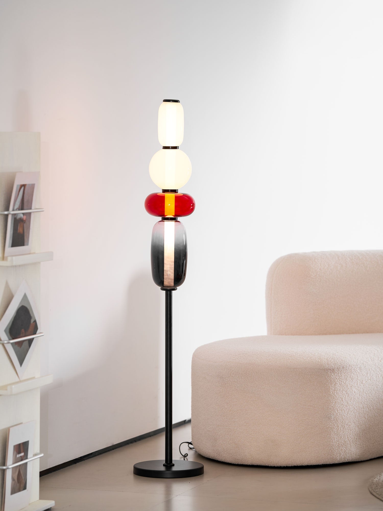 Handgeblazen Glazen Vloerlamp met Artistieke Glasclusters – Decoratief Stijlicoon met Geïntegreerde LED – Verkrijgbaar in Twee Hoogtes | Sansoti