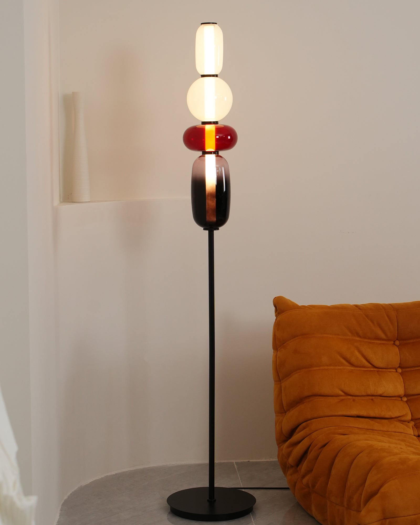 Handgeblazen Glazen Vloerlamp met Artistieke Glasclusters – Decoratief Stijlicoon met Geïntegreerde LED – Verkrijgbaar in Twee Hoogtes | Sansoti