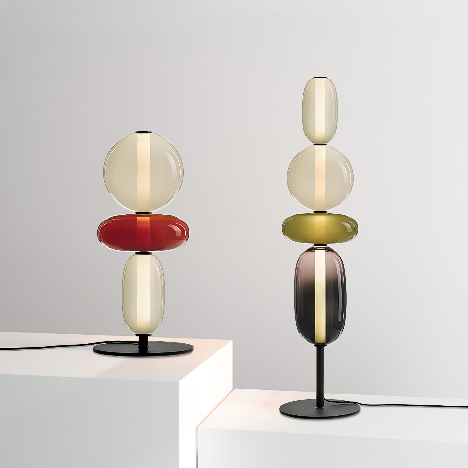 Handgeblazen Glazen Vloerlamp met Artistieke Glasclusters – Decoratief Stijlicoon met Geïntegreerde LED – Verkrijgbaar in Twee Hoogtes | Sansoti