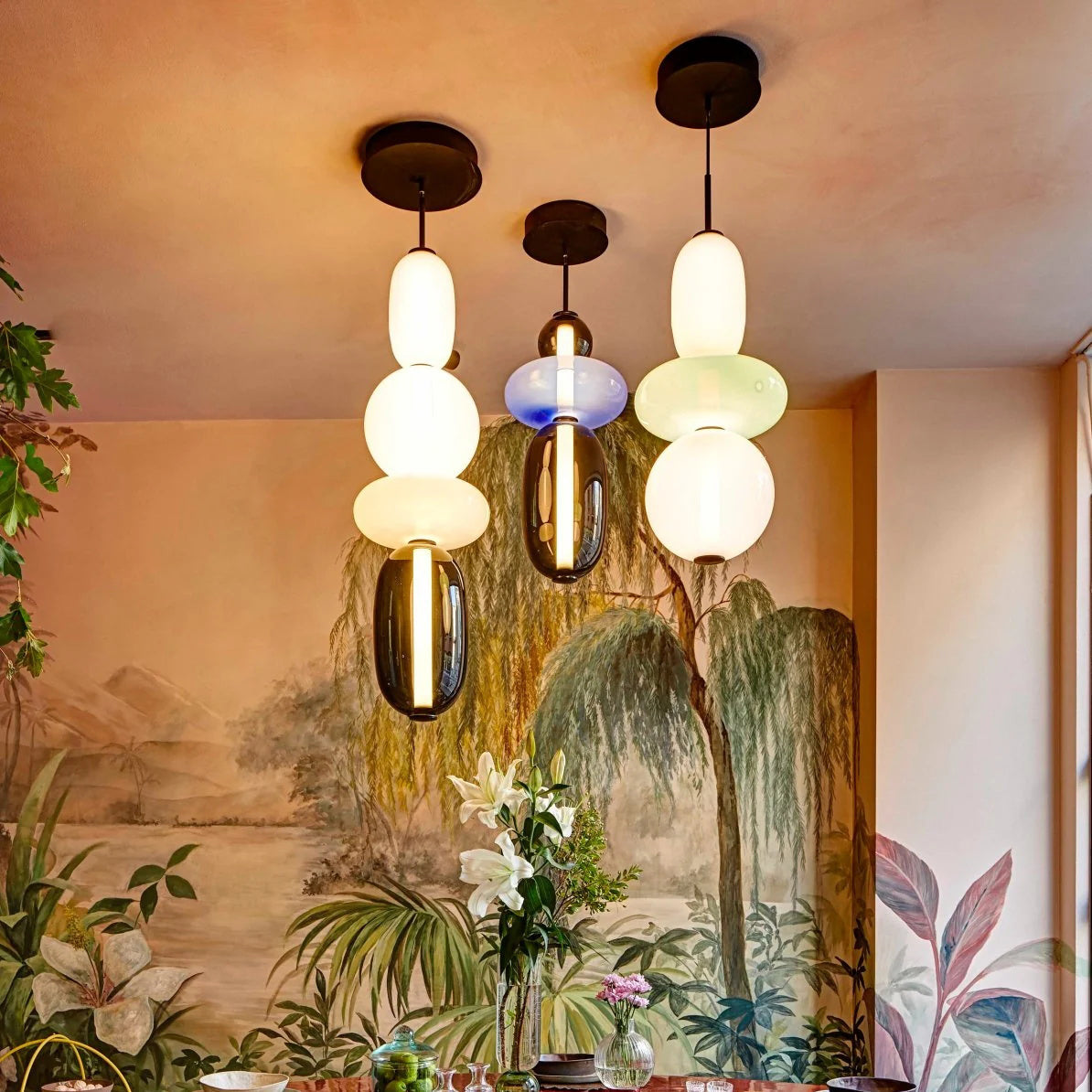 Glazen Hanglamp met Handgeblazen Kappen – Moderne Verlichting met Ambachtelijk Glaswerk | Sansoti
