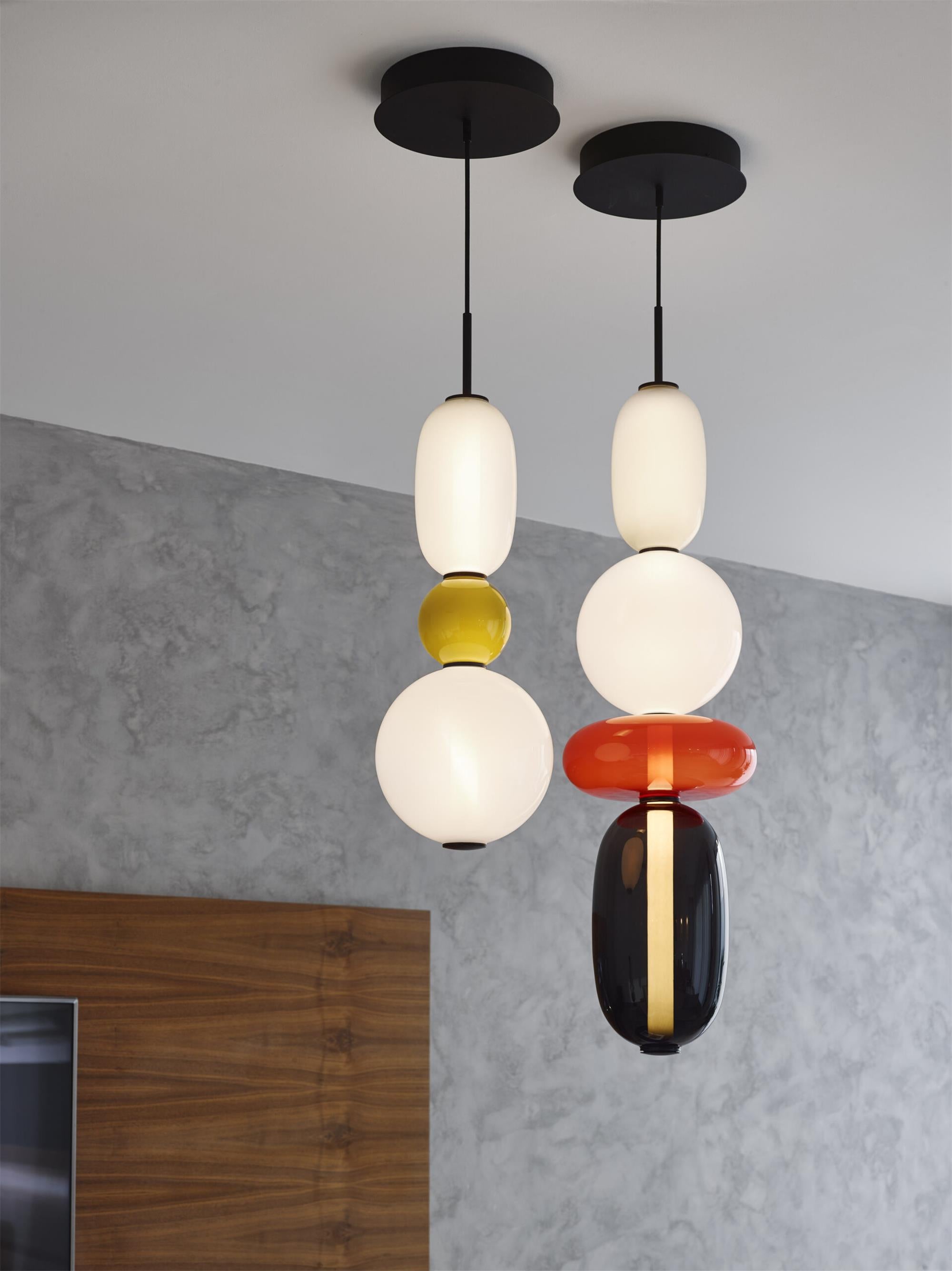 Glazen Hanglamp met Handgeblazen Kappen – Moderne Verlichting met Ambachtelijk Glaswerk | Sansoti