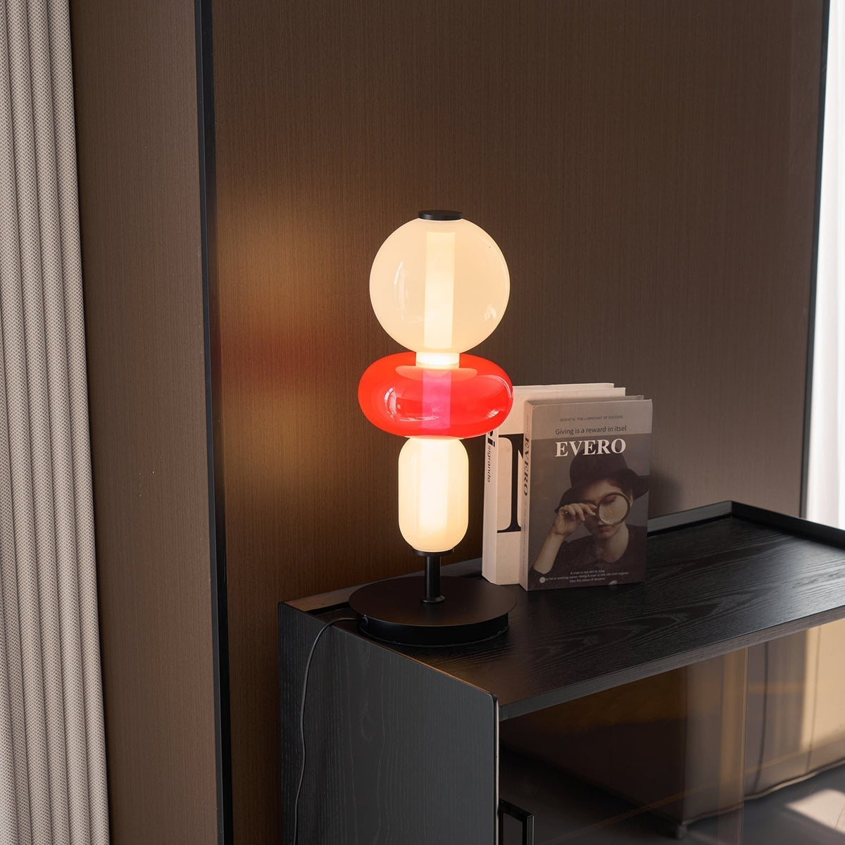 Lampe de table design en verre coloré, acrylique, LED à intensité variable avec télécommande, décorative et moderne pour une ambiance chaleureuse | Sansoti