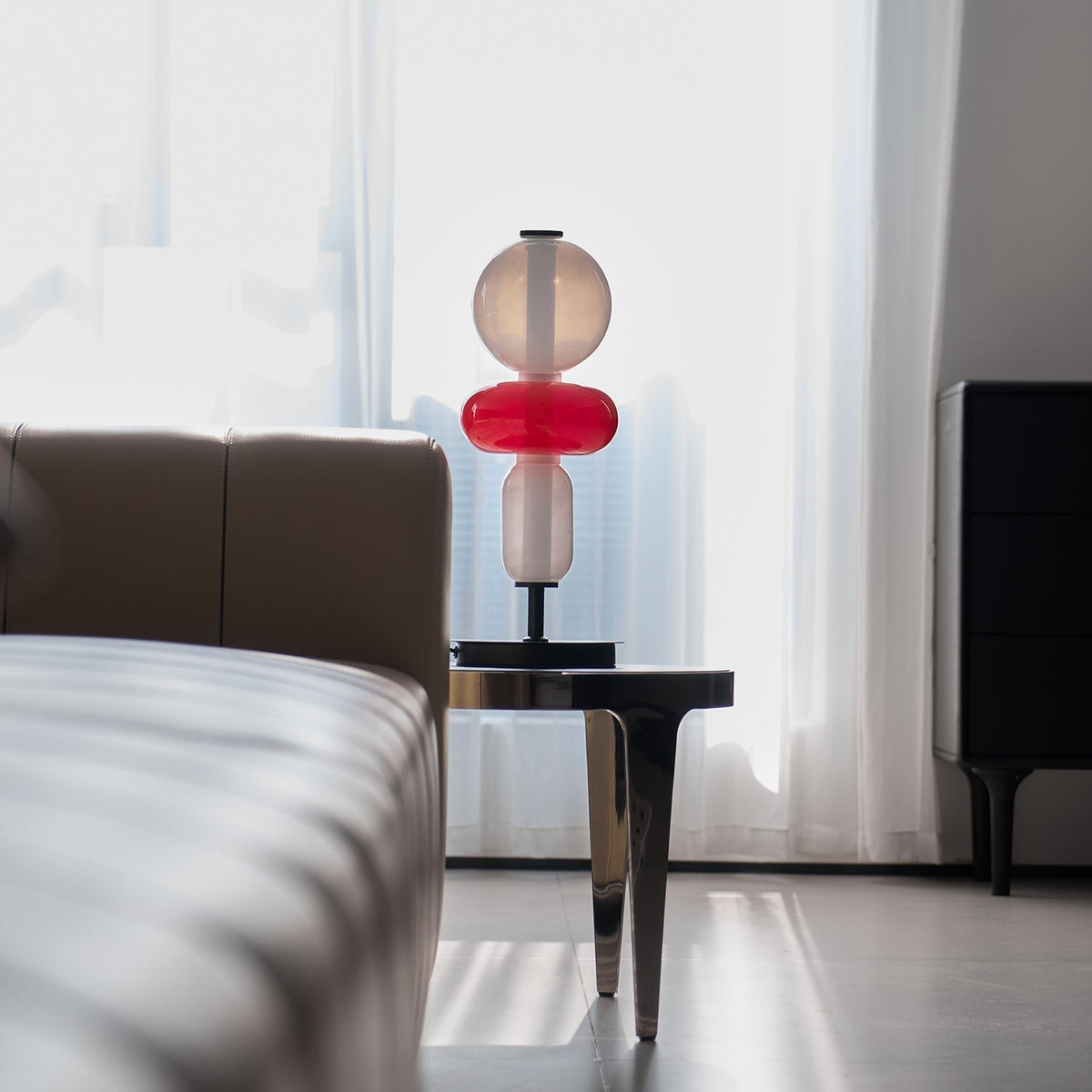 Lampe de table design en verre coloré, acrylique, LED à intensité variable avec télécommande, décorative et moderne pour une ambiance chaleureuse | Sansoti
