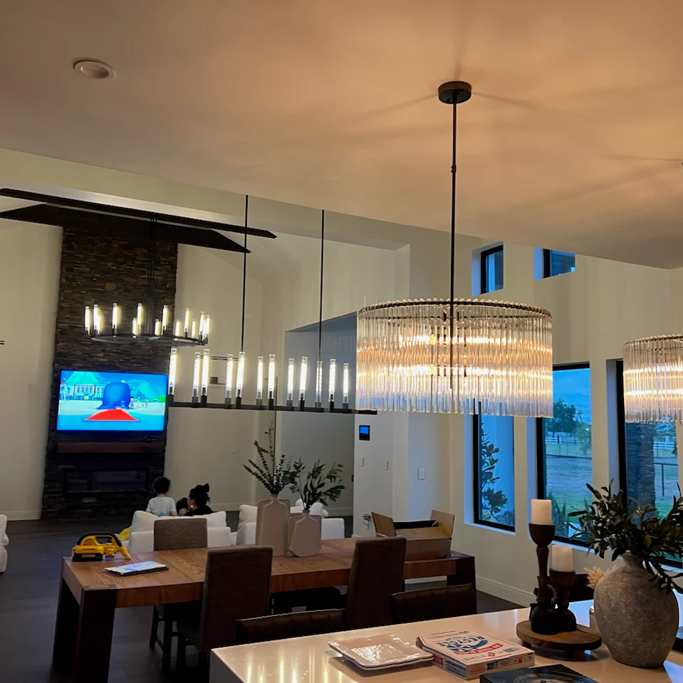 Linearer Kronleuchter Messing 170 cm mit geripptem Glas 12 Lichtquellen für Esszimmer Restaurant Küche | Sansoti