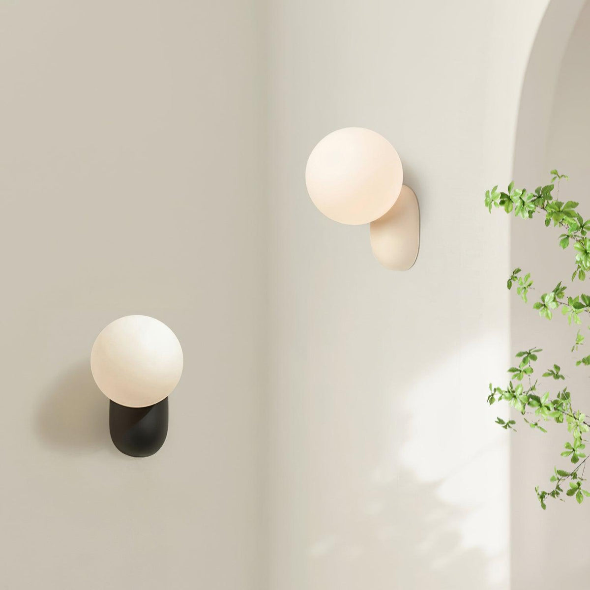 Applique murale à boule en verre et résine, éclairage minimaliste pour entrée, salle de bains, chambre et salon | Sansoti