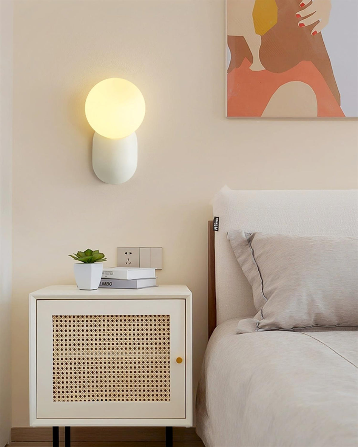 Applique murale à boule en verre et résine, éclairage minimaliste pour entrée, salle de bains, chambre et salon | Sansoti