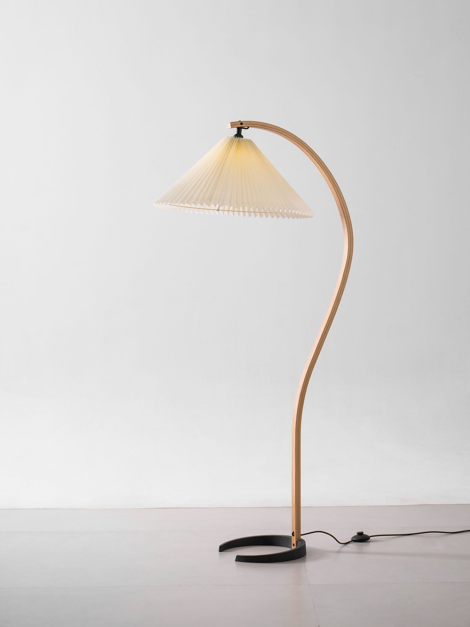 Lampadaire Arche Bois de Hêtre Abat-jour Lin Rétro Salon | Restfield