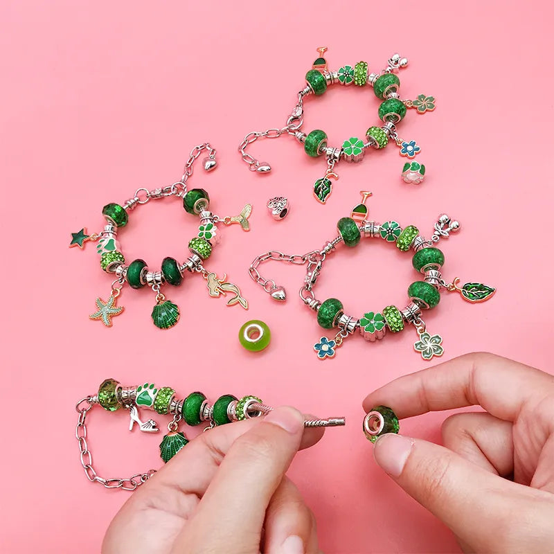Armbänder-Bastelset für Kinder mit Perlen und Anhängern – kreatives Bastelspiel zum Schmuckmachen, Spielzeug für Mädchen | Sansoti
