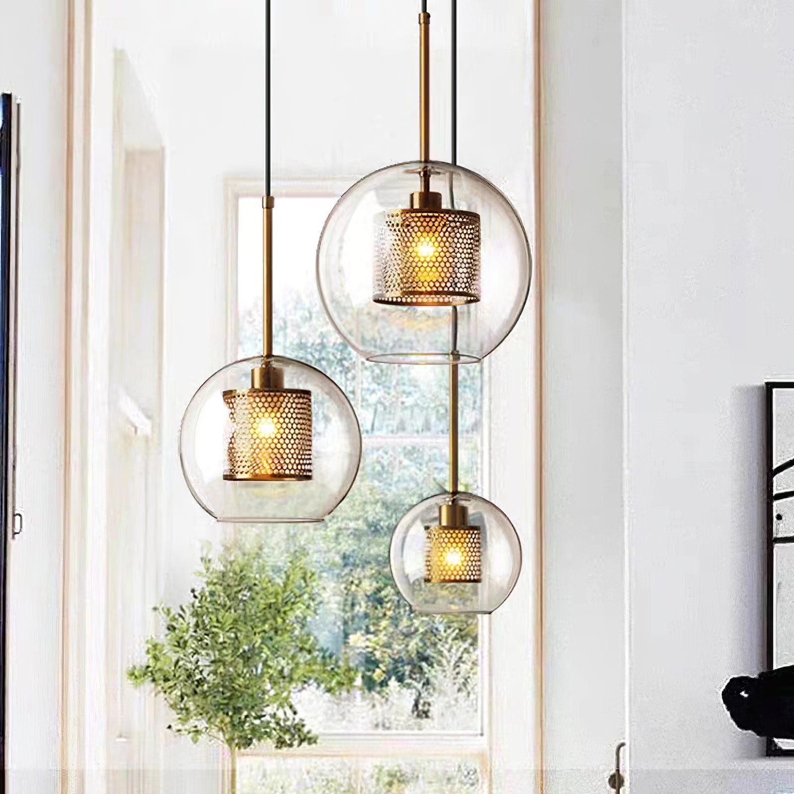 Glazen Hanglamp met Metalen Gaaskap Transparant Amber Zwart Goud 20-30cm Scandinavisch Design Eetkamer Keuken | Sansoti