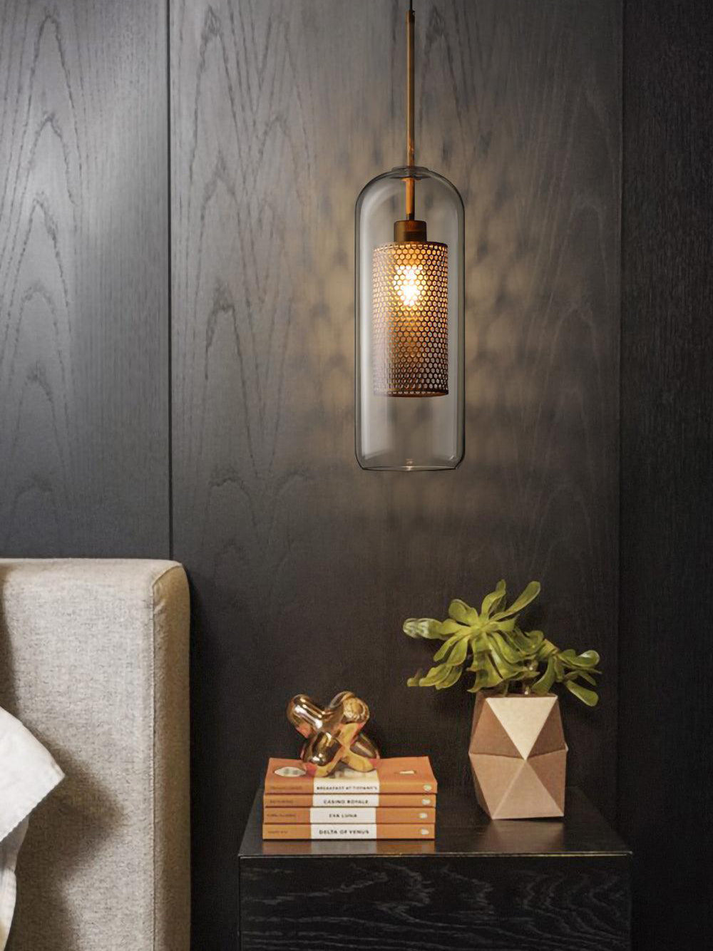 Glazen Hanglamp met Metalen Gaaskap Transparant Amber Zwart Goud 20-30cm Scandinavisch Design Eetkamer Keuken | Sansoti