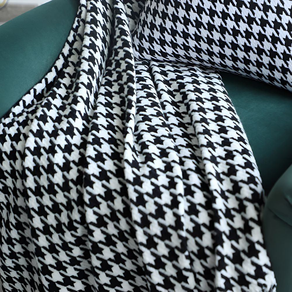Checked Houndstooth Black-White Tassel Decorative Acrylic-Wool Sofa Throw 130x180 Soft Warm Interior | Sansoti
