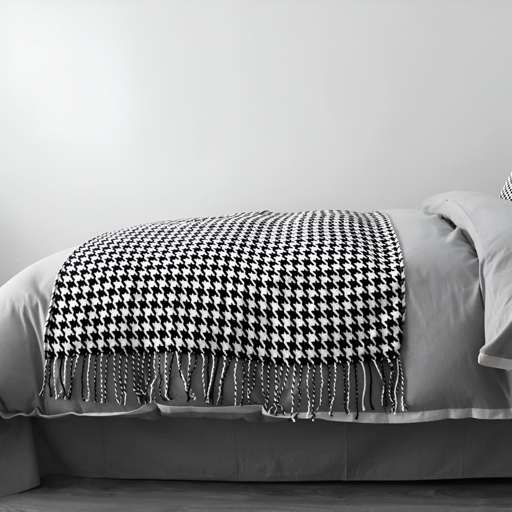 Checked Houndstooth Black-White Tassel Decorative Acrylic-Wool Sofa Throw 130x180 Soft Warm Interior | Sansoti