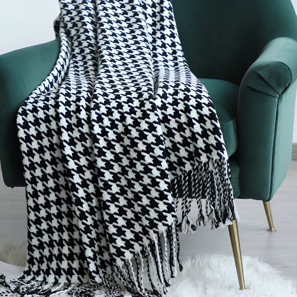 Checked Houndstooth Black-White Tassel Decorative Acrylic-Wool Sofa Throw 130x180 Soft Warm Interior | Sansoti