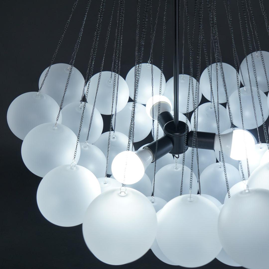 Handbewerkte Glazen Bollenkandelaar met Natuurlijke Lichtverstrooiing – Elegante 19th-Century Glastechniek voor Warme Sfeer | Sansoti