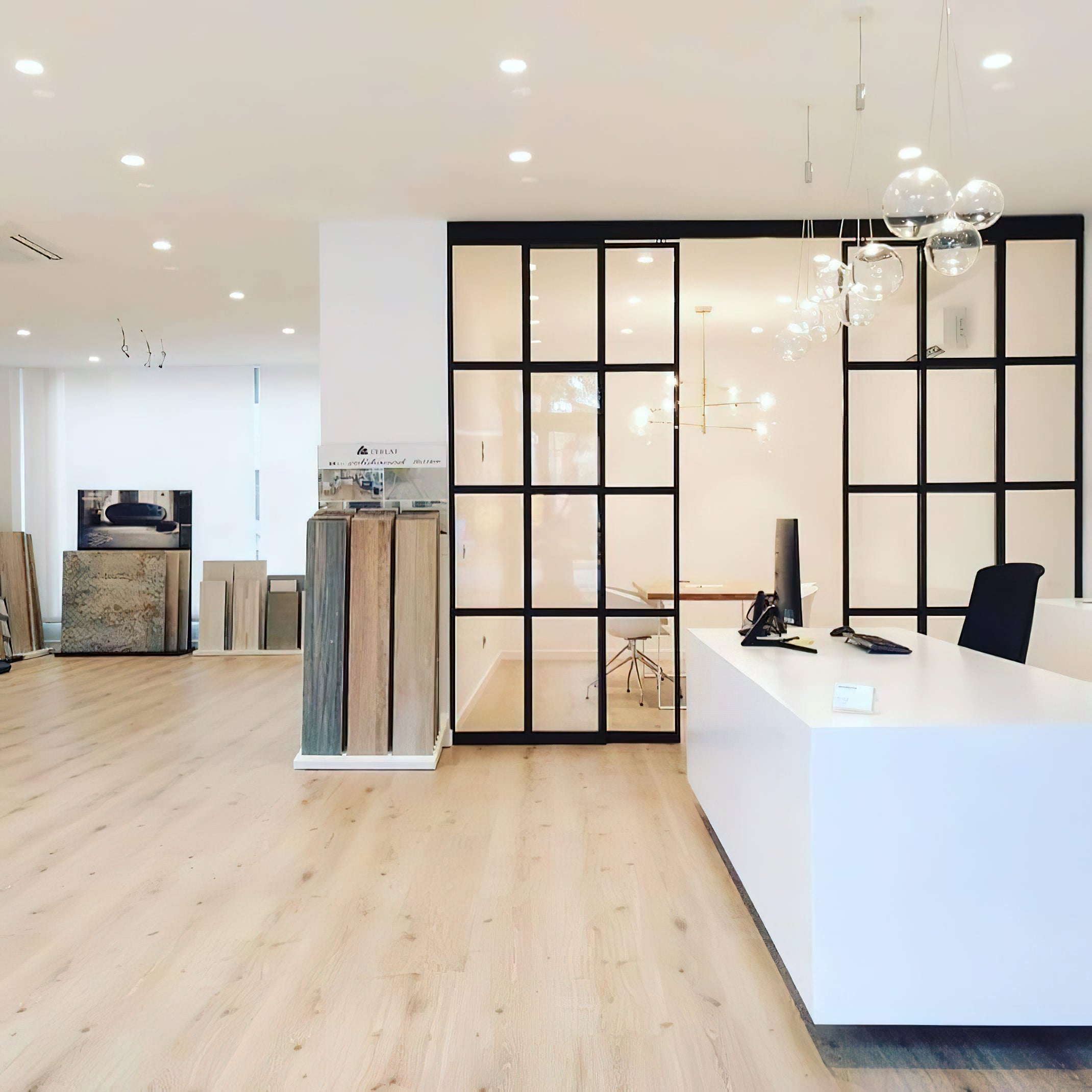 Glazen Hanglamp met Metalen Cluster Bellenbollen Moderne Verlichting | Sansoti