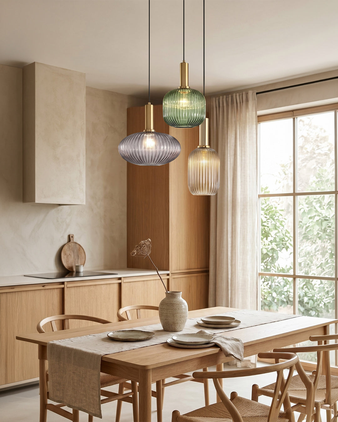 CLYDE Moderne Hanglamp met Gekleurde Glazen Kap – Scandinavisch Design voor Woonkamer & Eetkamer – E27 Fitting | Sansoti