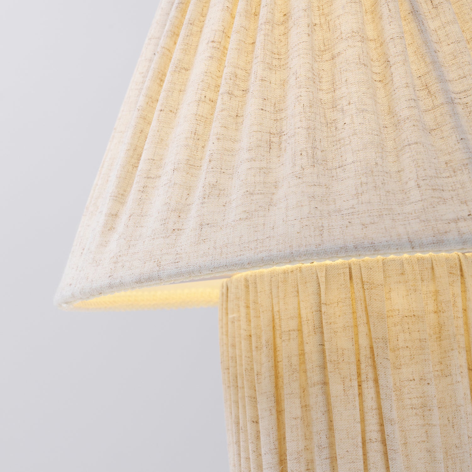 Retro Tafellamp met Geplooide Stoffen Kap – Warm Zacht Licht – Scandinavisch Minimalistisch Design voor Slaapkamer Woonkamer | Sansoti