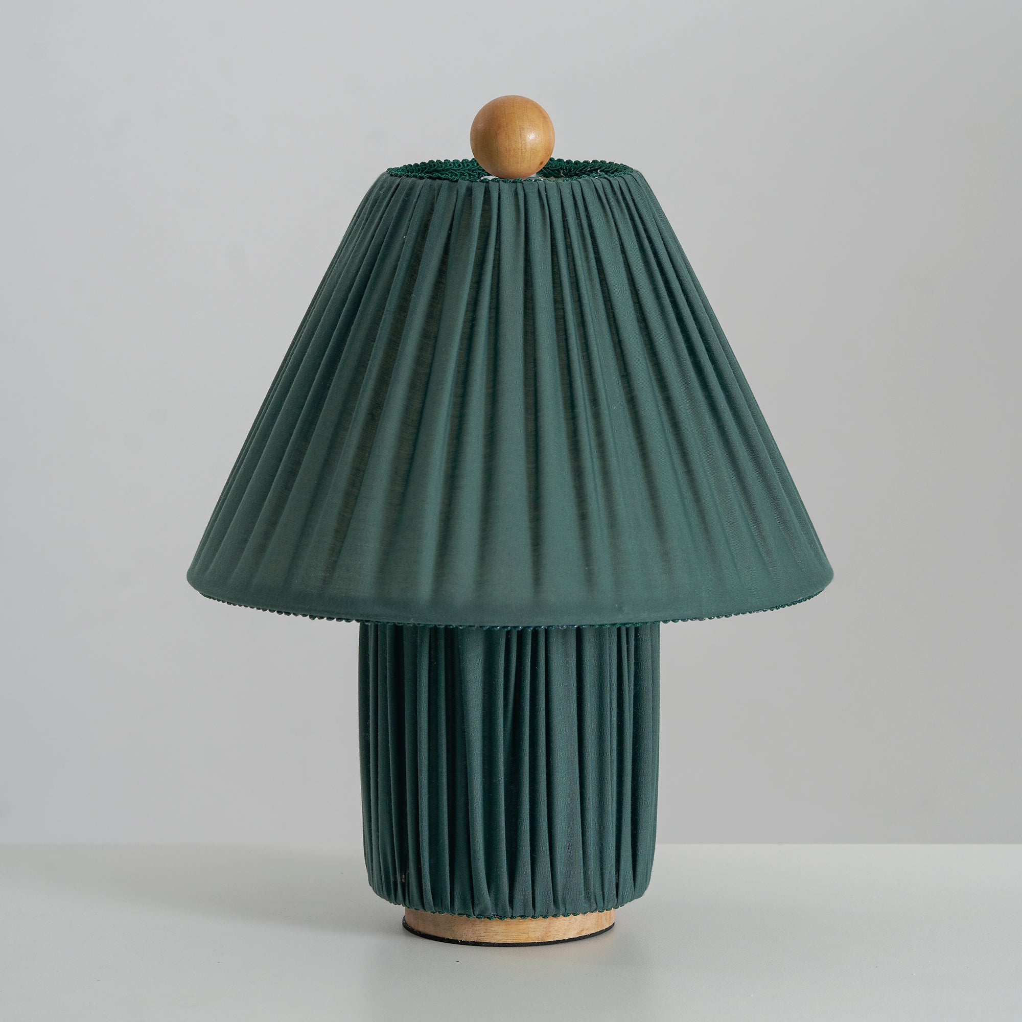 Retro Tafellamp met Geplooide Stoffen Kap – Warm Zacht Licht – Scandinavisch Minimalistisch Design voor Slaapkamer Woonkamer | Sansoti