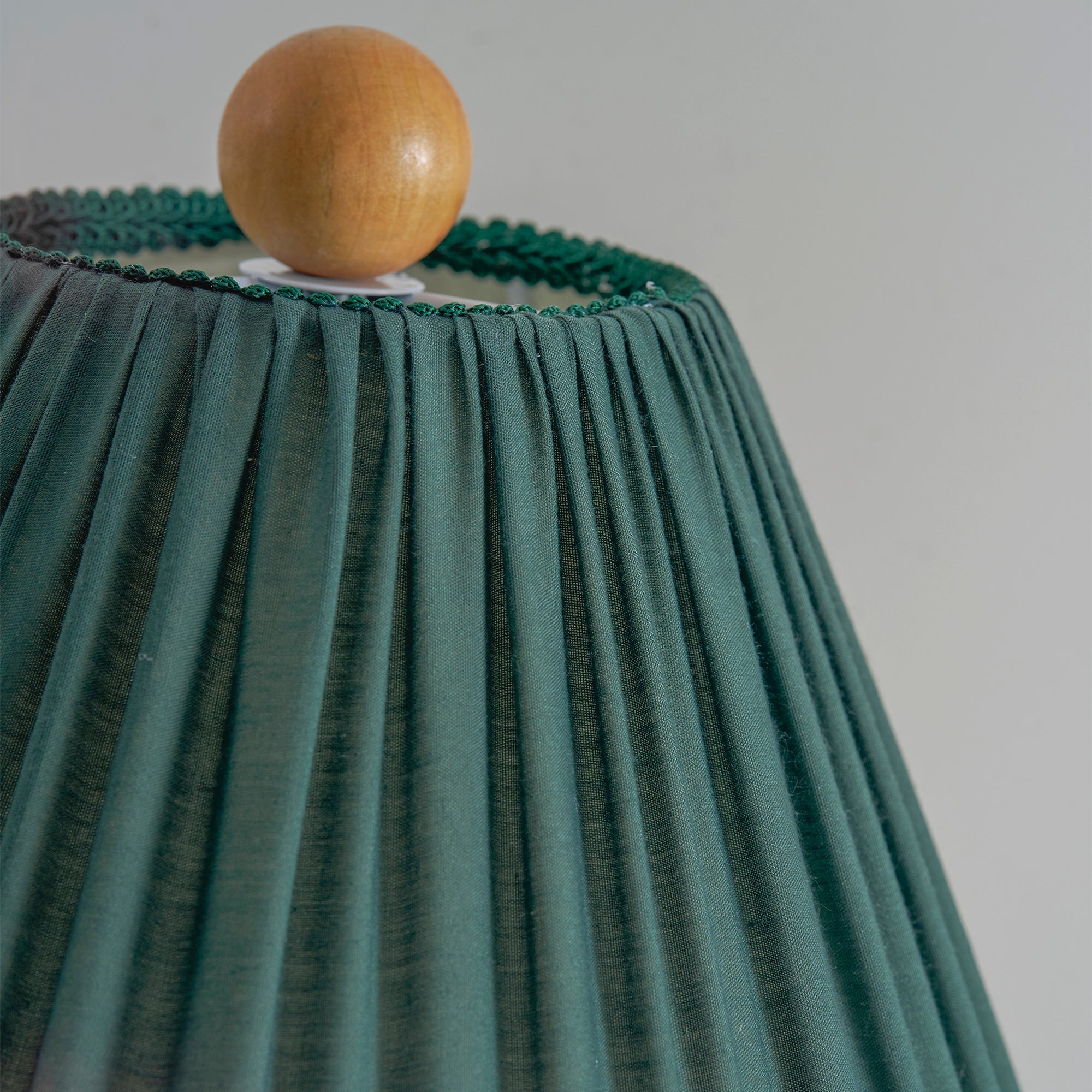 Retro Tafellamp met Geplooide Stoffen Kap – Warm Zacht Licht – Scandinavisch Minimalistisch Design voor Slaapkamer Woonkamer | Sansoti