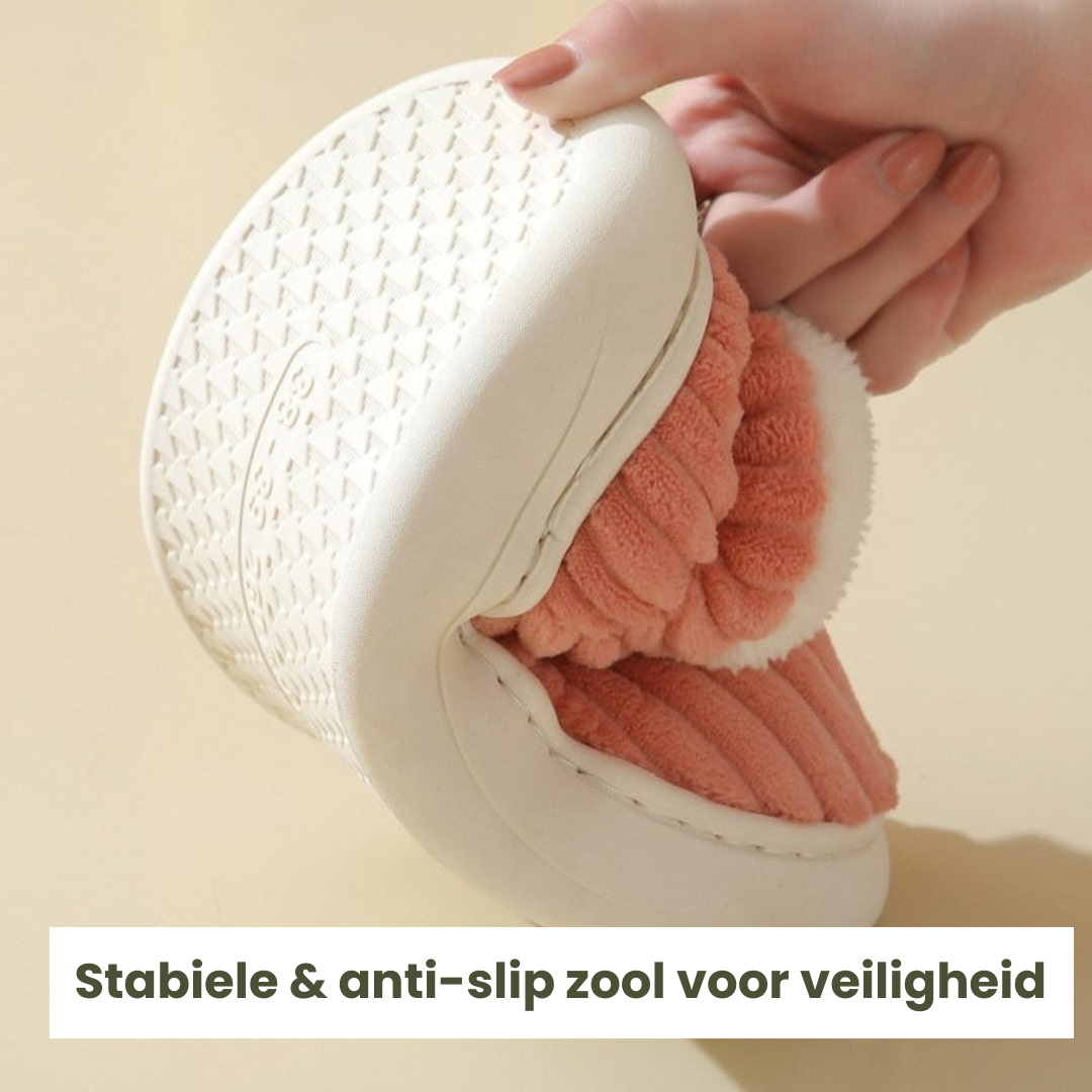 Pantoufles thérapeutiques en polaire avec semelles anti-pression pour une chaleur hivernale optimale et le soin des pieds à la maison | Sansoti