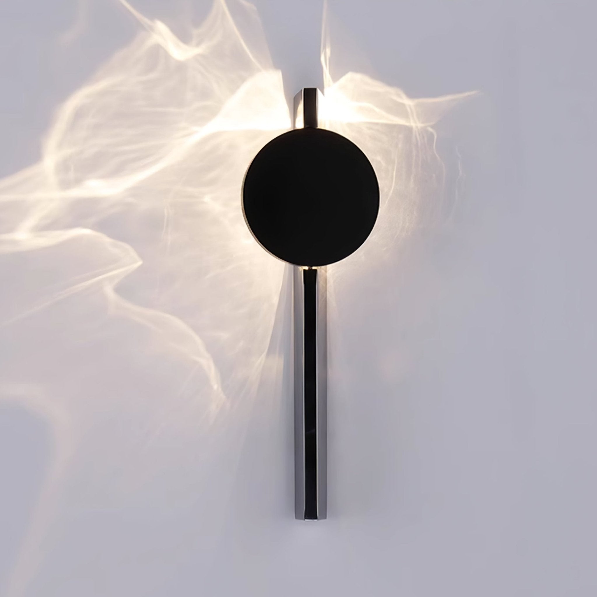 Kinetic Shadow Wandlamp Sculptuur met Verchroomde Schaduwprojectie | Sansoti