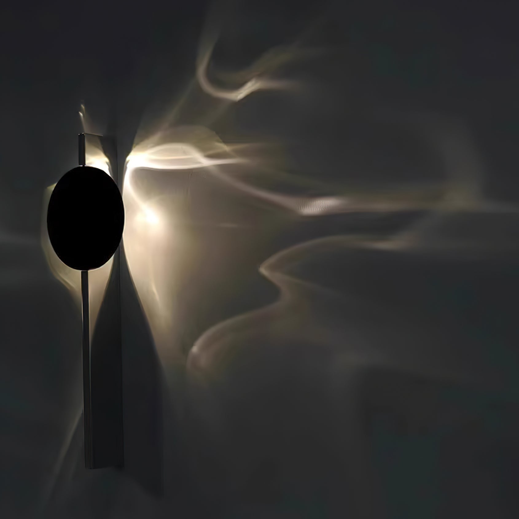 Kinetic Shadow Wandlamp Sculptuur met Verchroomde Schaduwprojectie | Sansoti