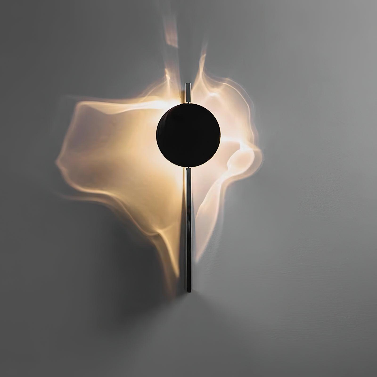 Kinetic Shadow Wandlamp Sculptuur met Verchroomde Schaduwprojectie | Sansoti