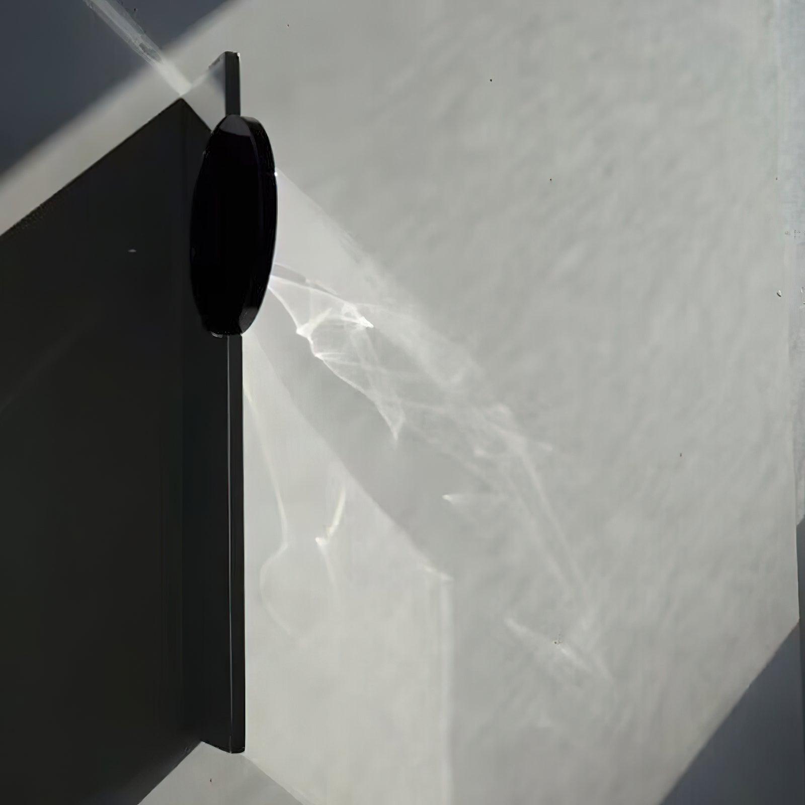 Kinetic Shadow Wandlamp Sculptuur met Verchroomde Schaduwprojectie | Sansoti