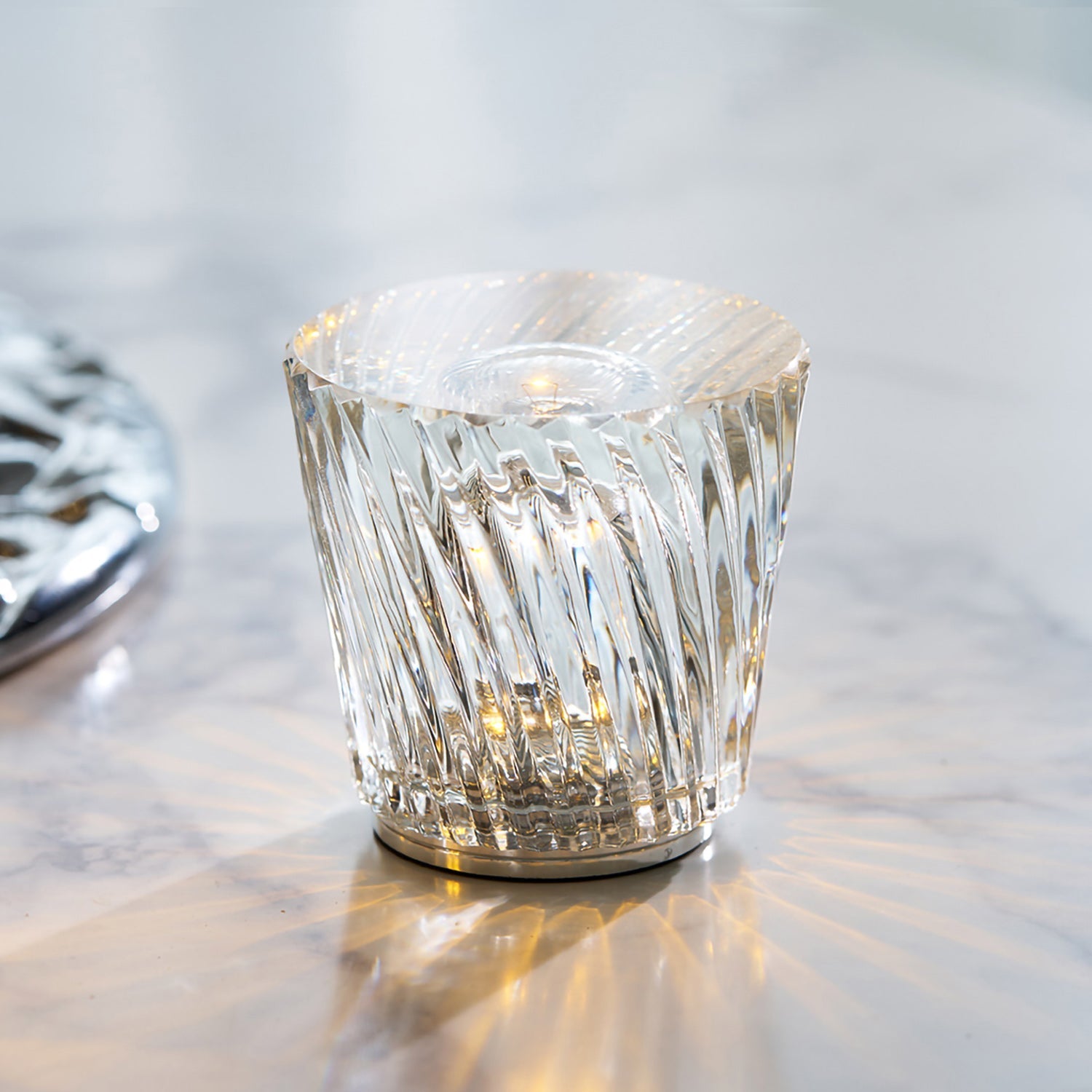 Diamant Kristal Tafellamp met Ingebouwde Accu – Draadloos & Dimbaar – Ø 8,2 cm × H 9 cm | Sansoti