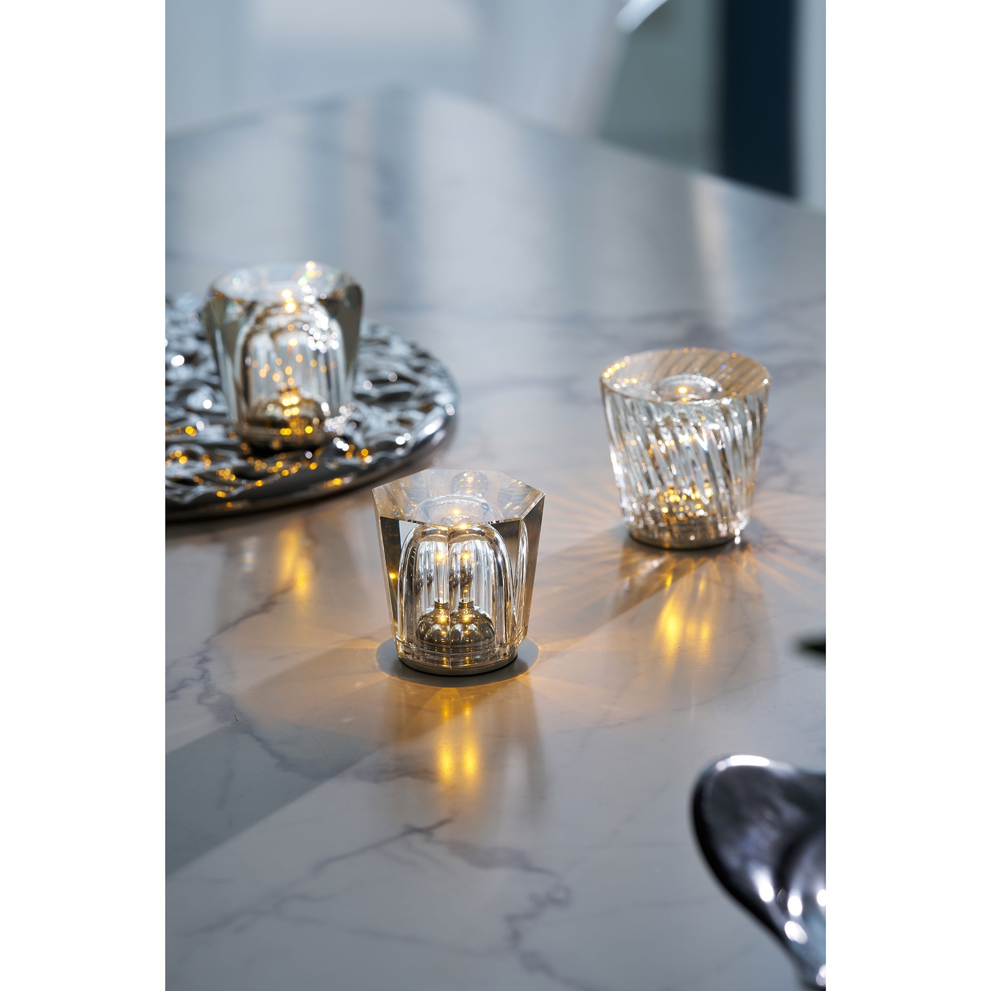 Diamant Kristal Tafellamp met Ingebouwde Accu – Draadloos & Dimbaar – Ø 8,2 cm × H 9 cm | Sansoti