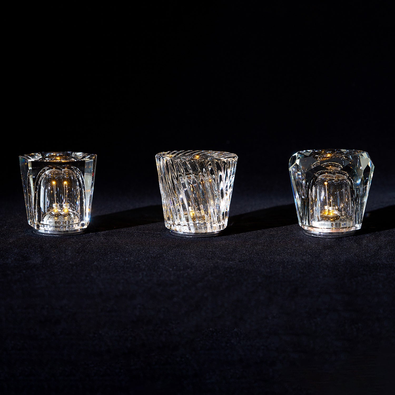 Diamant Kristal Tafellamp met Ingebouwde Accu – Draadloos & Dimbaar – Ø 8,2 cm × H 9 cm | Sansoti