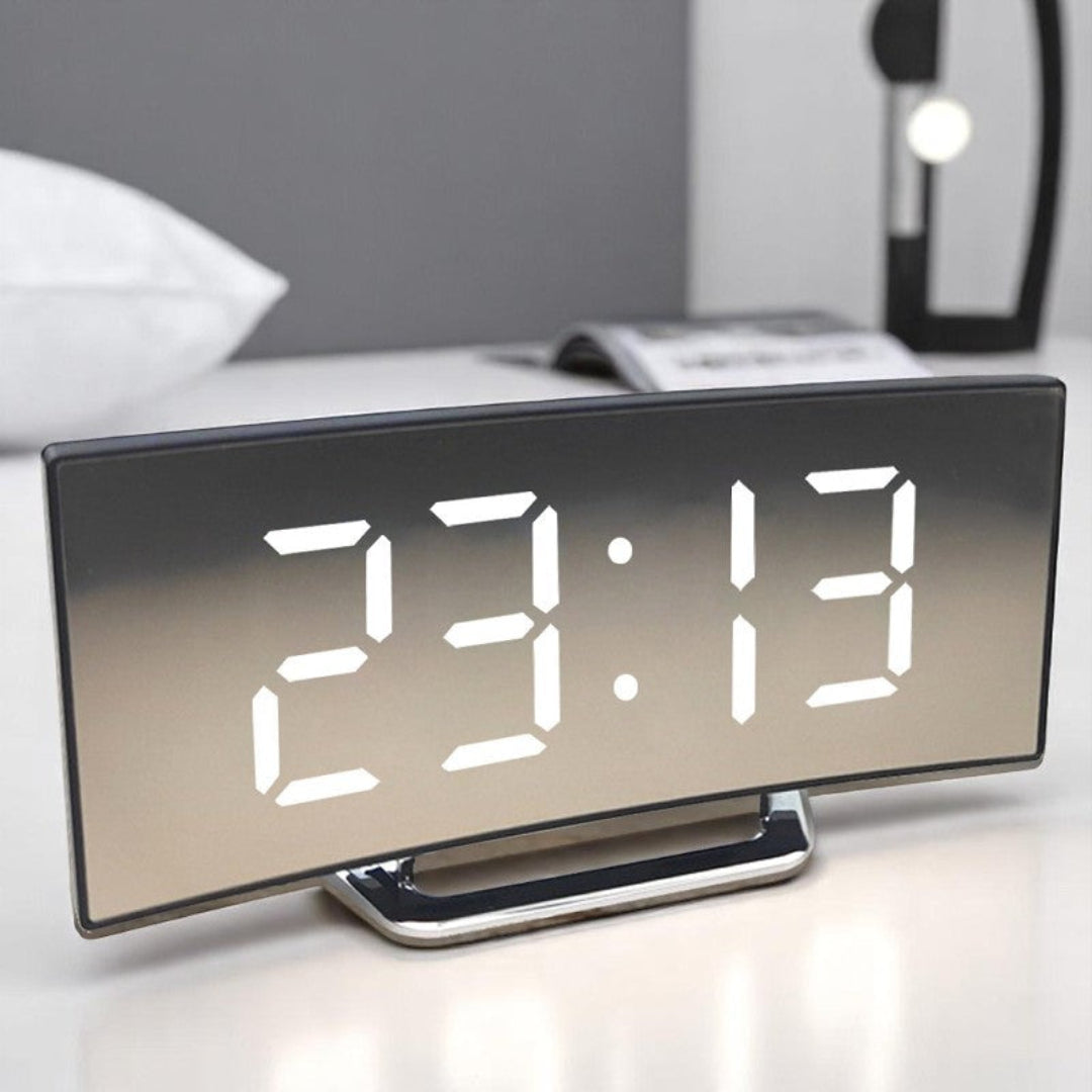 Digitale LED Wekker met Gebogen Display – Automatische Lichtregeling & Groot Scherm | Sansoti