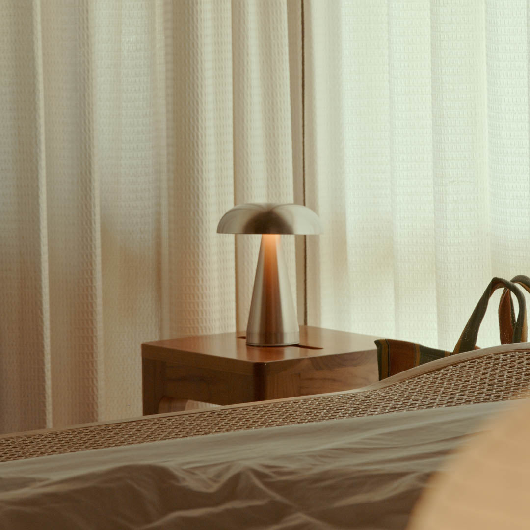 Lampe de table Sans fil Rechargeable USB-C Toucher Dimmable Métal Or Aluminium Terrasse | Restfield