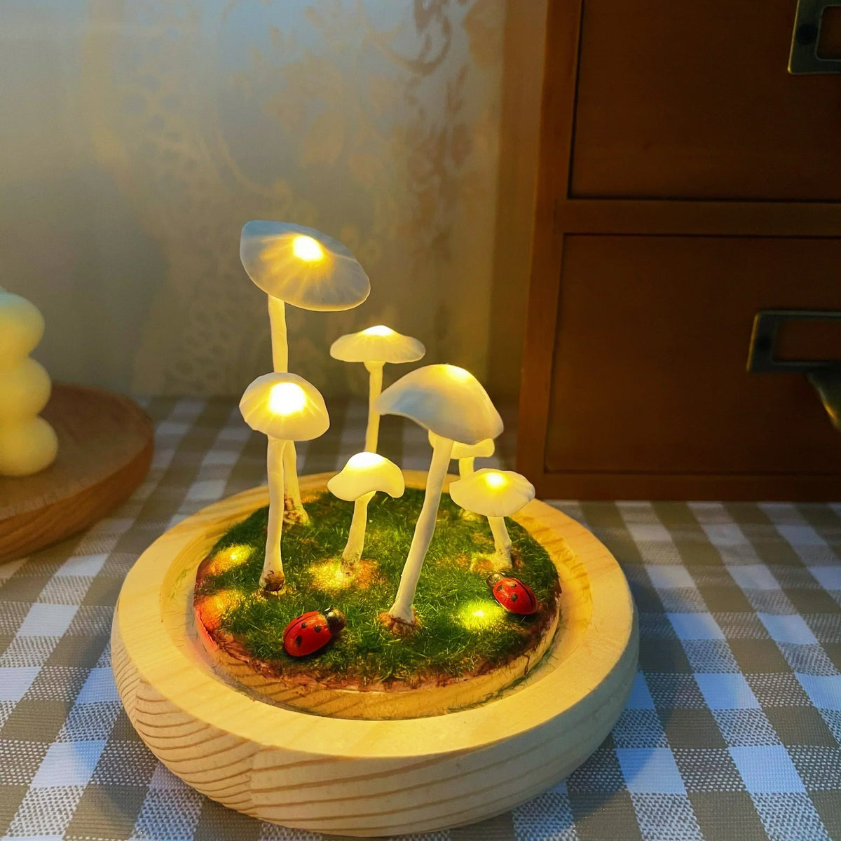 DIY-Pilzlampe aus Glas und Holz – Magische stimmungsvolle Tischleuchte in Warmweiß, dekorativ für Wohn- und Schlafzimmer | Sansoti
