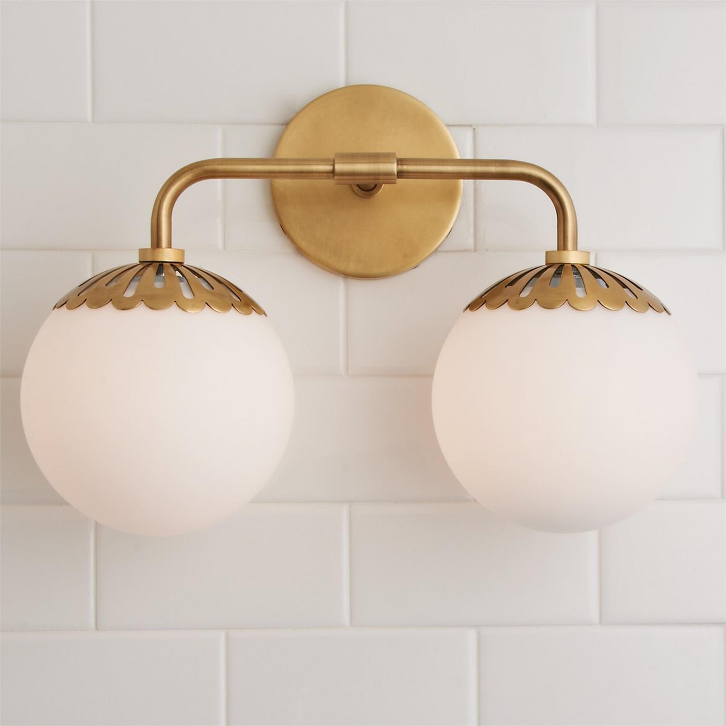 Applique murale Art déco avec abat-jour floral et globe en verre – éclairage mural design en laiton, noir ou nickel pour salon et salle de bain | Restfield