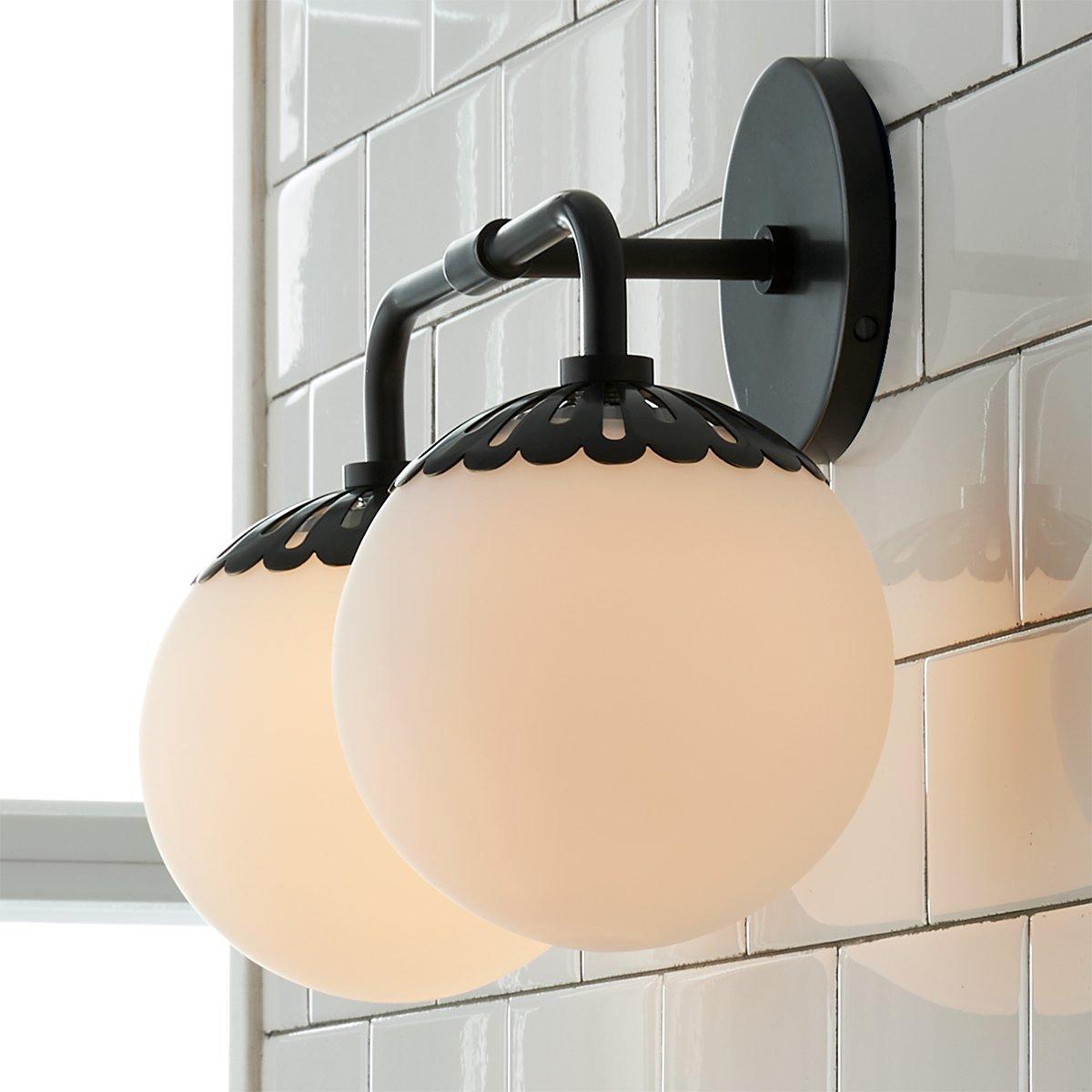 Applique murale Art déco avec abat-jour floral et globe en verre – éclairage mural design en laiton, noir ou nickel pour salon et salle de bain | Restfield