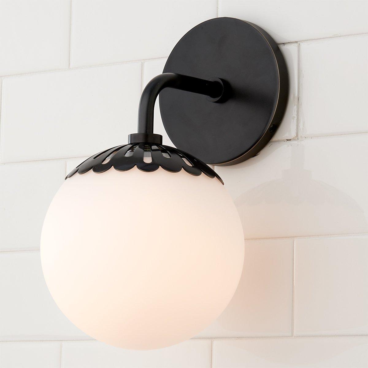 Applique murale Art déco avec abat-jour floral et globe en verre – éclairage mural design en laiton, noir ou nickel pour salon et salle de bain | Restfield