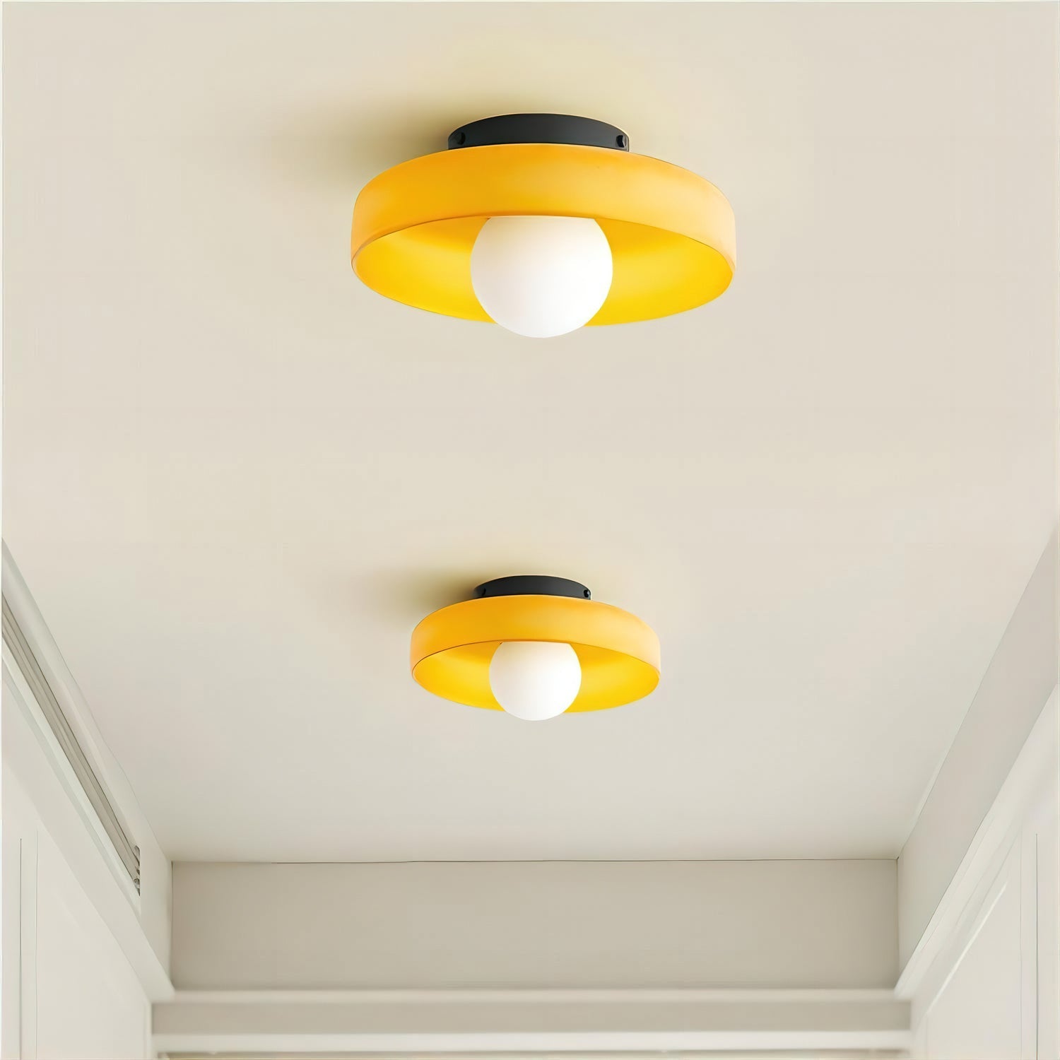 Disc Orb Plafondlamp – Moderne Glazen Lampenkap Rond Scandinavisch Design Messing Basis 3 Lichtpunten Warm Licht Woonkamer Slaapkamer Eetkamer | Sansoti
