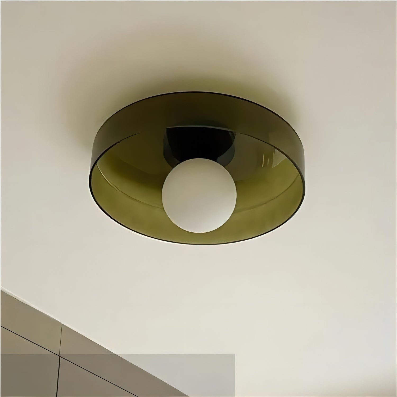 Disc Orb Plafondlamp – Moderne Glazen Lampenkap Rond Scandinavisch Design Messing Basis 3 Lichtpunten Warm Licht Woonkamer Slaapkamer Eetkamer | Sansoti
