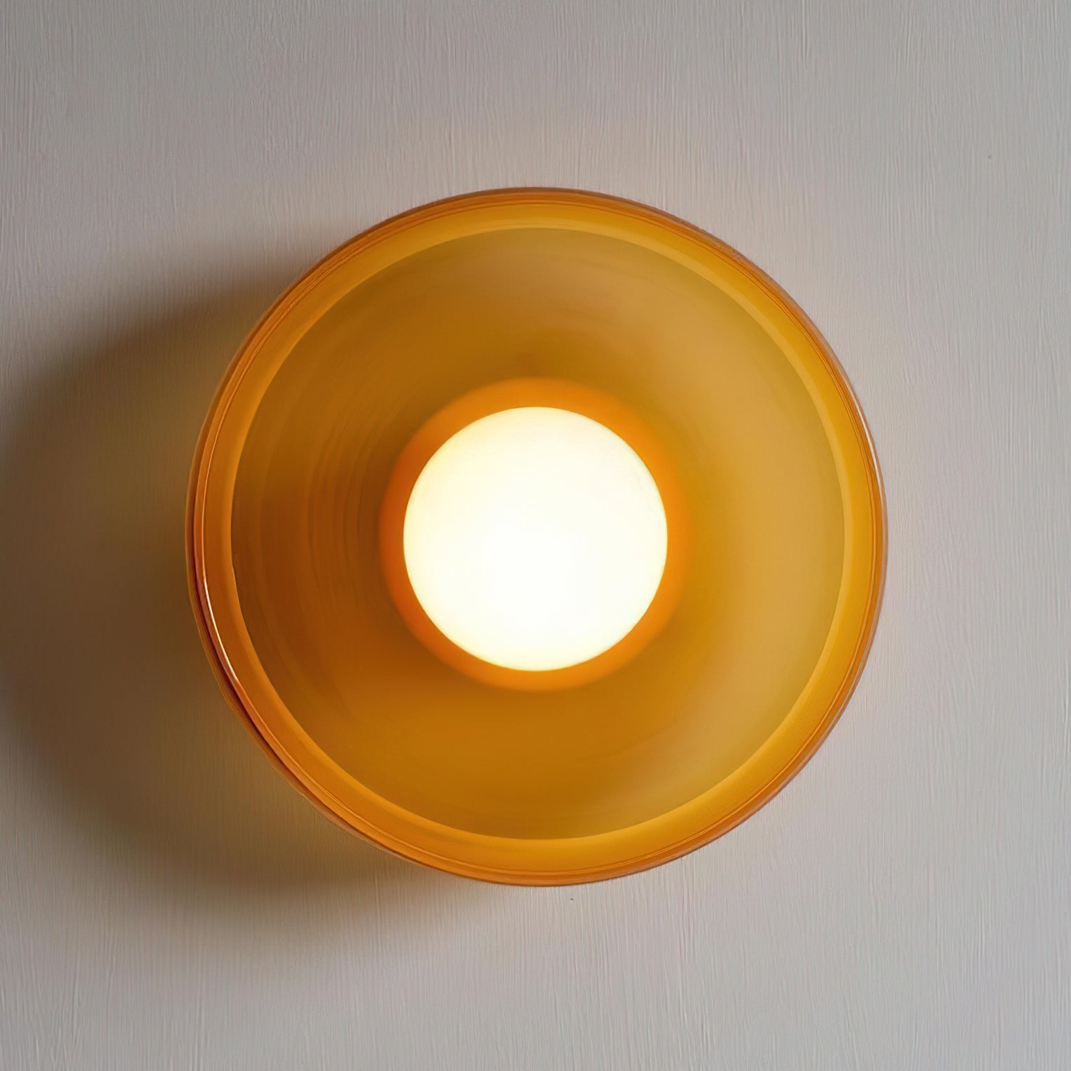 Disc Orb Plafondlamp – Moderne Glazen Lampenkap Rond Scandinavisch Design Messing Basis 3 Lichtpunten Warm Licht Woonkamer Slaapkamer Eetkamer | Sansoti