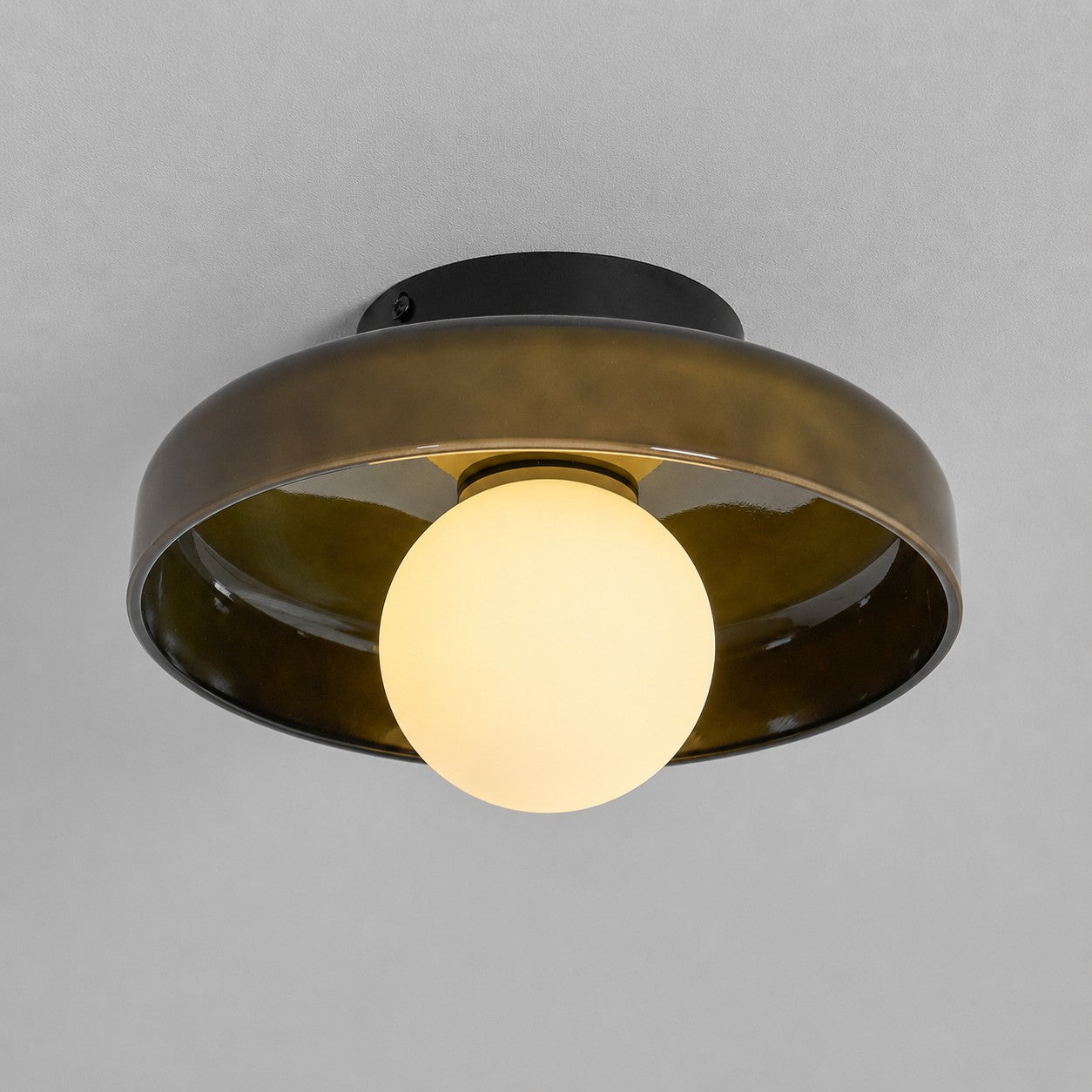 Disc Orb Plafondlamp – Moderne Glazen Lampenkap Rond Scandinavisch Design Messing Basis 3 Lichtpunten Warm Licht Woonkamer Slaapkamer Eetkamer | Sansoti