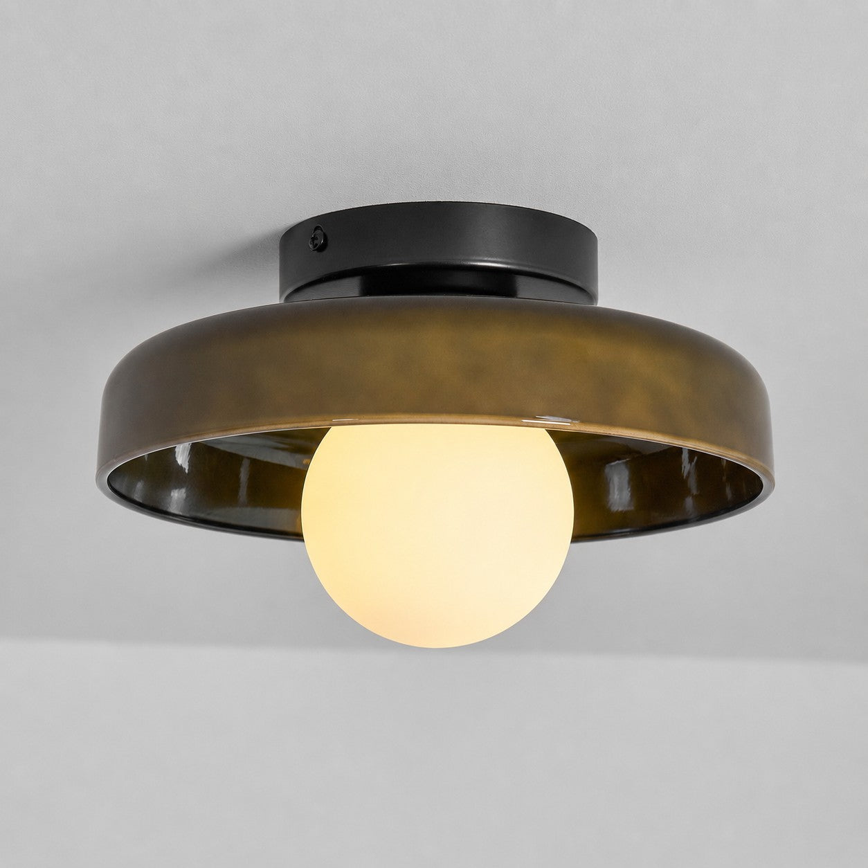 Disc Orb Plafondlamp – Moderne Glazen Lampenkap Rond Scandinavisch Design Messing Basis 3 Lichtpunten Warm Licht Woonkamer Slaapkamer Eetkamer | Sansoti